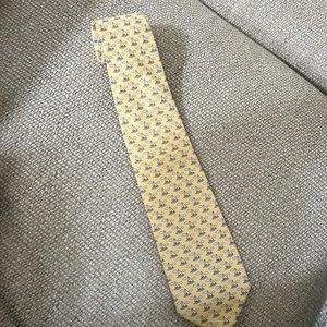Vineyard Vine’s tie